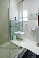 Dolphin Inn Guest House