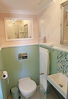 Dolphin Inn Guest House