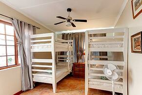 Strand Guesthouse - Hostel