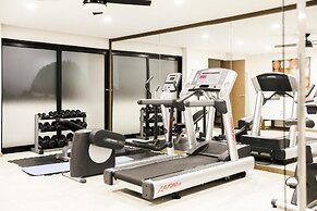 Hotel Grand Fifty Suites