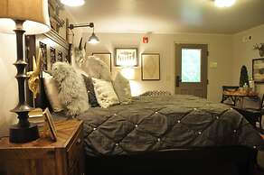 Two Hearts Inn