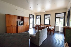 Commercial Hotel