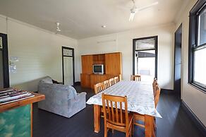 Commercial Hotel