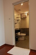 The Melbourne Hotel