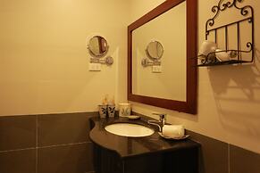 The Melbourne Hotel