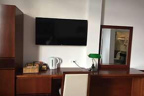 The Melbourne Hotel
