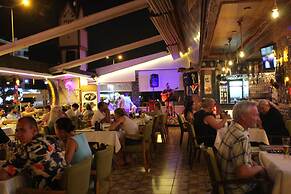 Mitos App & Hotel