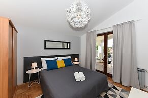 Mediterraneo Garden Apartments