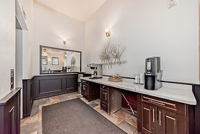 Grande Cache Inn and Suites