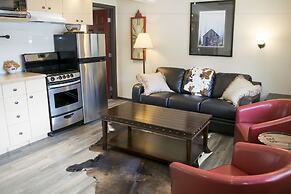 Yamnuska Suites