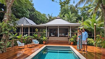 Savasi Island Resort