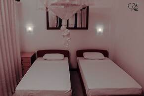 Kandy Waters Hotel