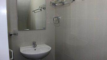 Kandy Waters Hotel