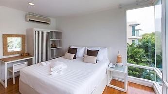 Baan San Ploen Condominium by Renvio