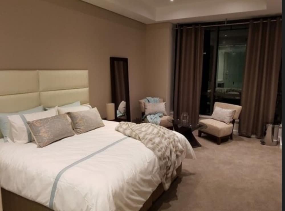 Sandton Skye Apartment - 616