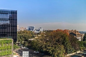 Sandton Skye Apartment - 616