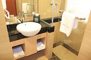 Grand Viveana Hotel