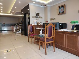 Magnaura House Hotel