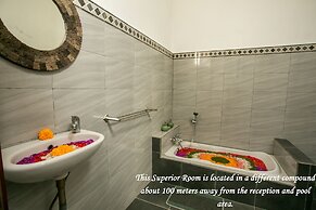 Ayu Duwur Beji