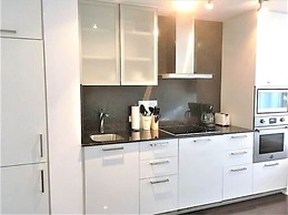 Lavish Suites - Luxury One Bedroom Condo