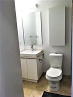 Lavish Suites - Luxury One Bedroom Condo