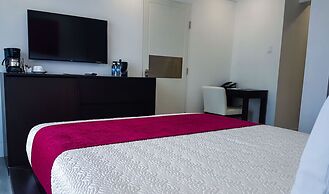 R Hotel Kingston