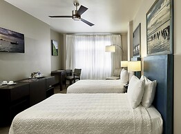 R Hotel Kingston