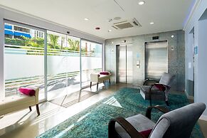 R Hotel Kingston