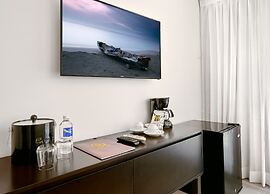 R Hotel Kingston