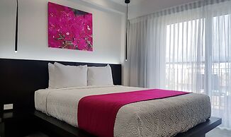 R Hotel Kingston