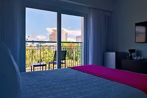 R Hotel Kingston