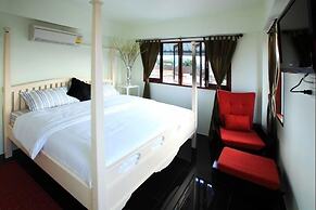 The Royal Chiangkhan Boutique Hotel