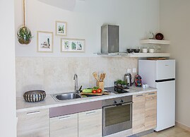 Malibu Studios & Apartments