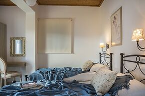 Malibu Studios & Apartments