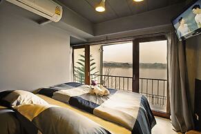 Chic Chiangkhan Hotel