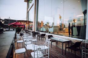 Sunrise Hotel
