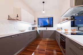 Esto House