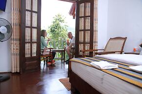 Ella Grand View