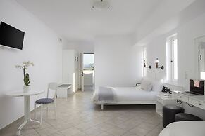 Iris Beach Hotel