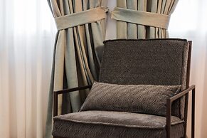 Acropolis Executive Suite