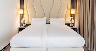 PLAZA Premium Grand Winston