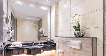 PLAZA Premium Grand Winston