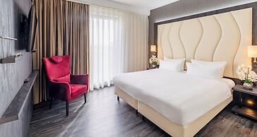 PLAZA Premium Grand Winston