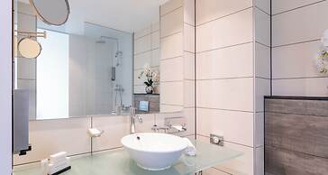 PLAZA Premium Grand Winston