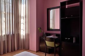 Delphi Art Hotel