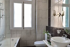 Delphi Art Hotel