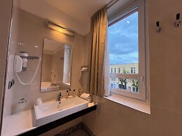 Hotel Master
