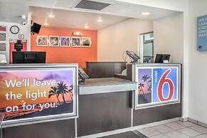 Motel 6 Valdosta, GA - University