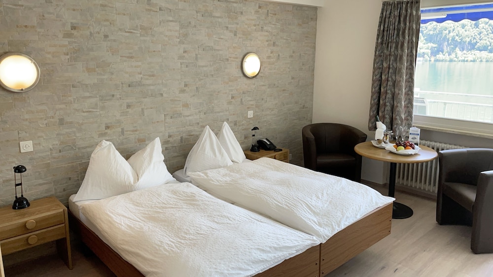 Tresa Bay Hotel