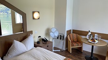 Tresa Bay Hotel